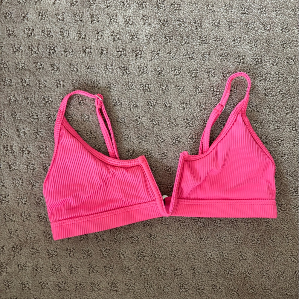 Pink ribbed women’s bikini top